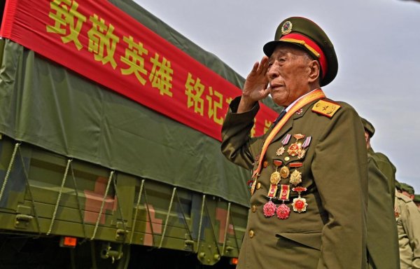 配资操盘技巧官网 听，他们高唱《我的祖国》